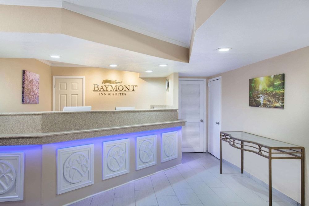 Baymont by Wyndham Lake City I-75 2