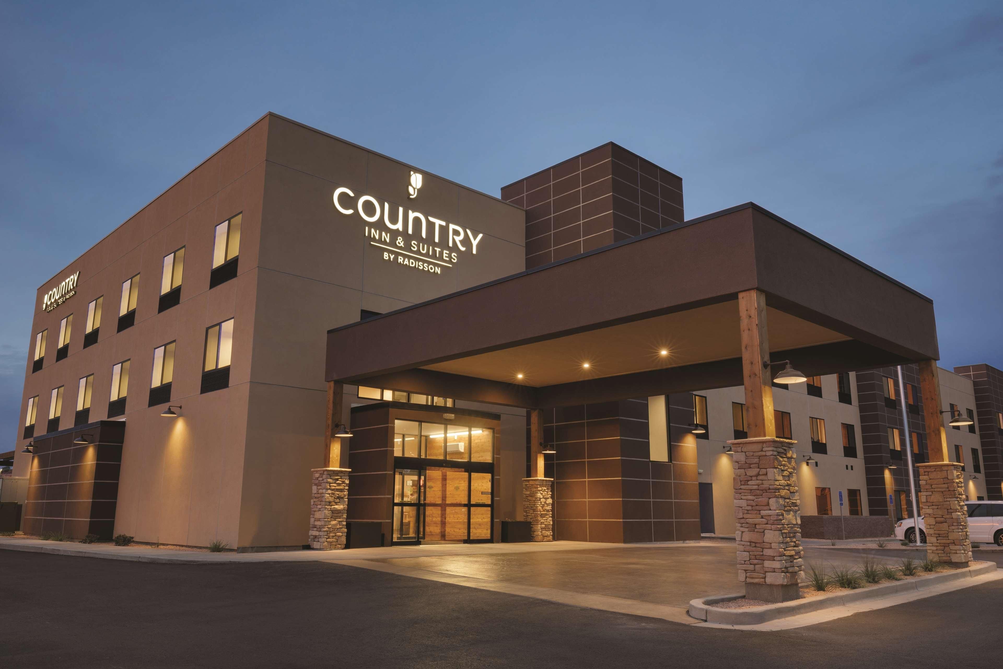 Fairfield by Marriott Inn & Suites Page 1