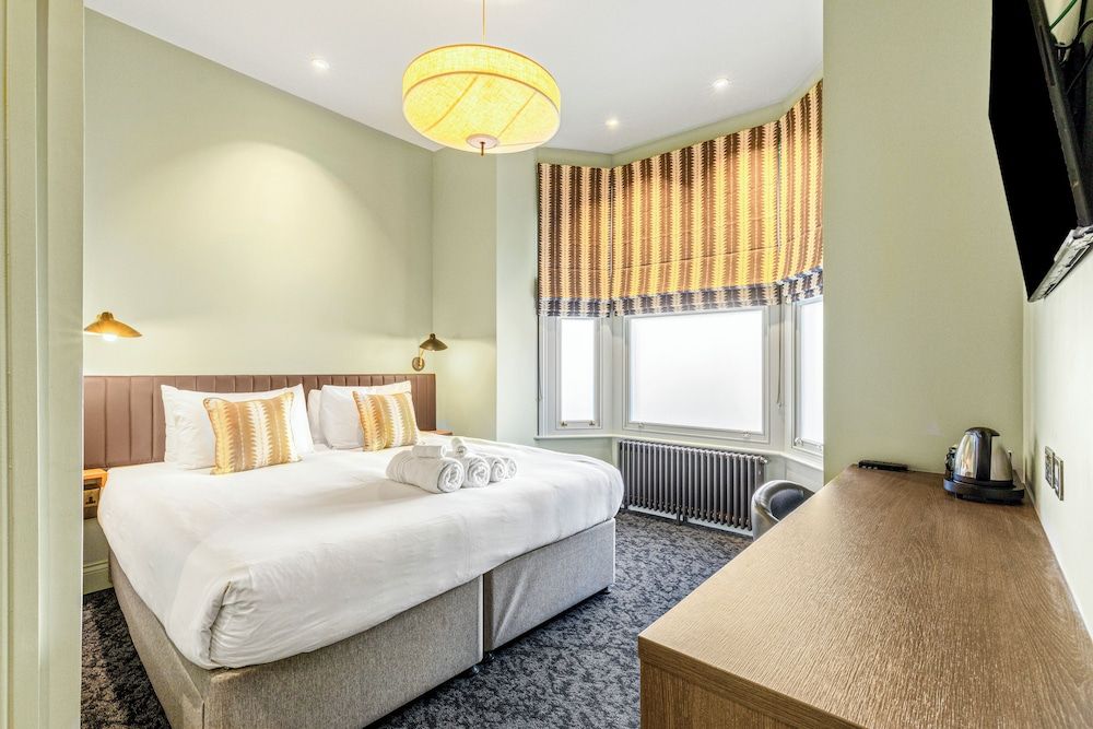 Clapham Guest House 1