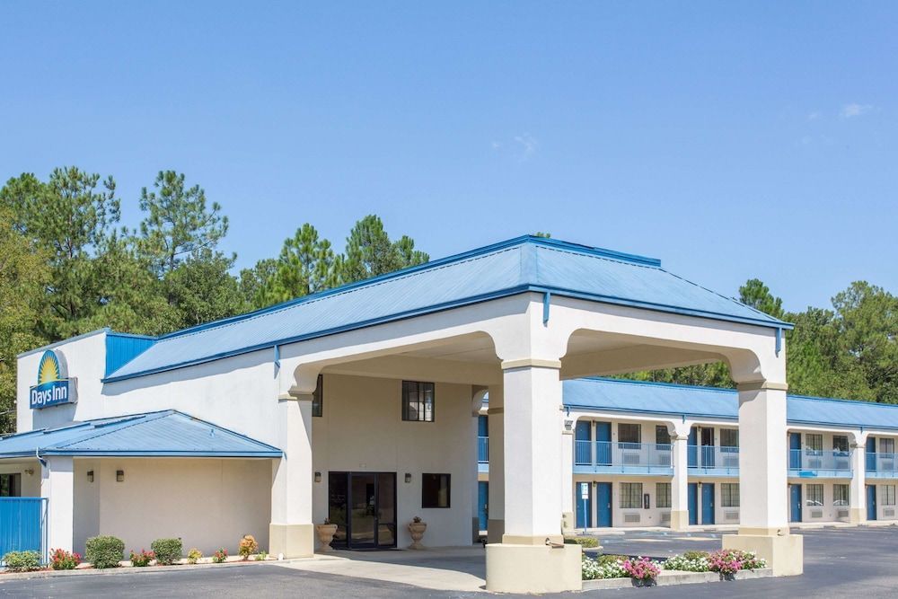 Days Inn by Wyndham Picayune 1