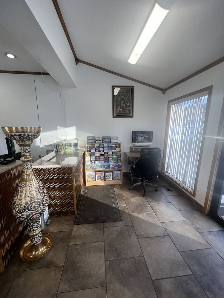 Cedarwood Inn of Ashland 2