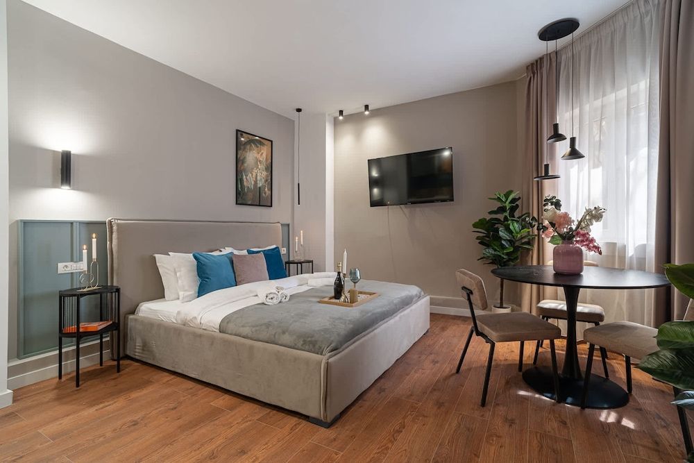 Urban Chic Studios Near Cismigiu & Calea Victoriei 1