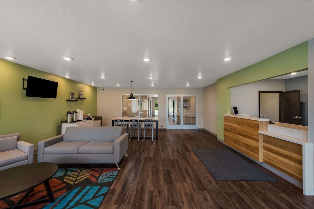 WoodSpring Suites West Palm Beach 2