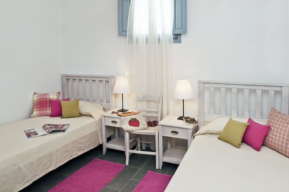 Aura Marina Apartments Santorini 2