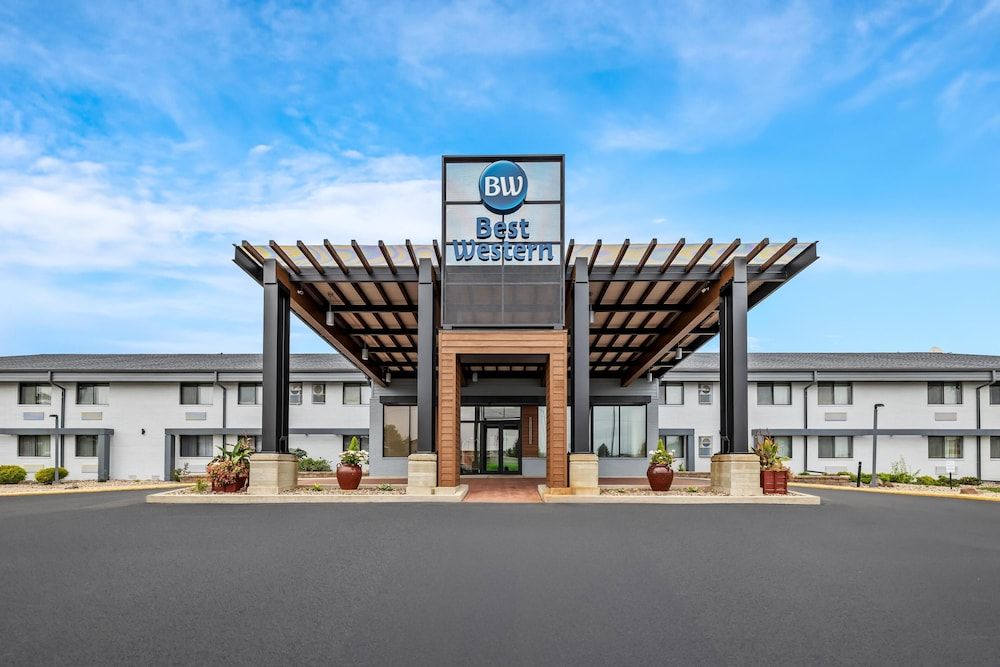 Best Western West Towne Suites 1