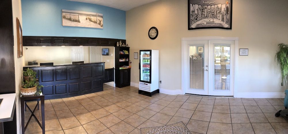 Super 8 by Wyndham Gulfport Airport NW/Near Biloxi 2