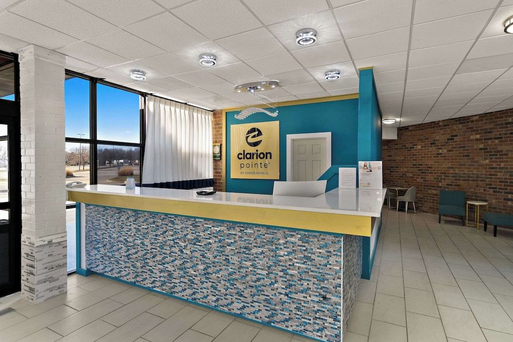 Clarion Pointe Bloomington – Normal near I-55 and University 2