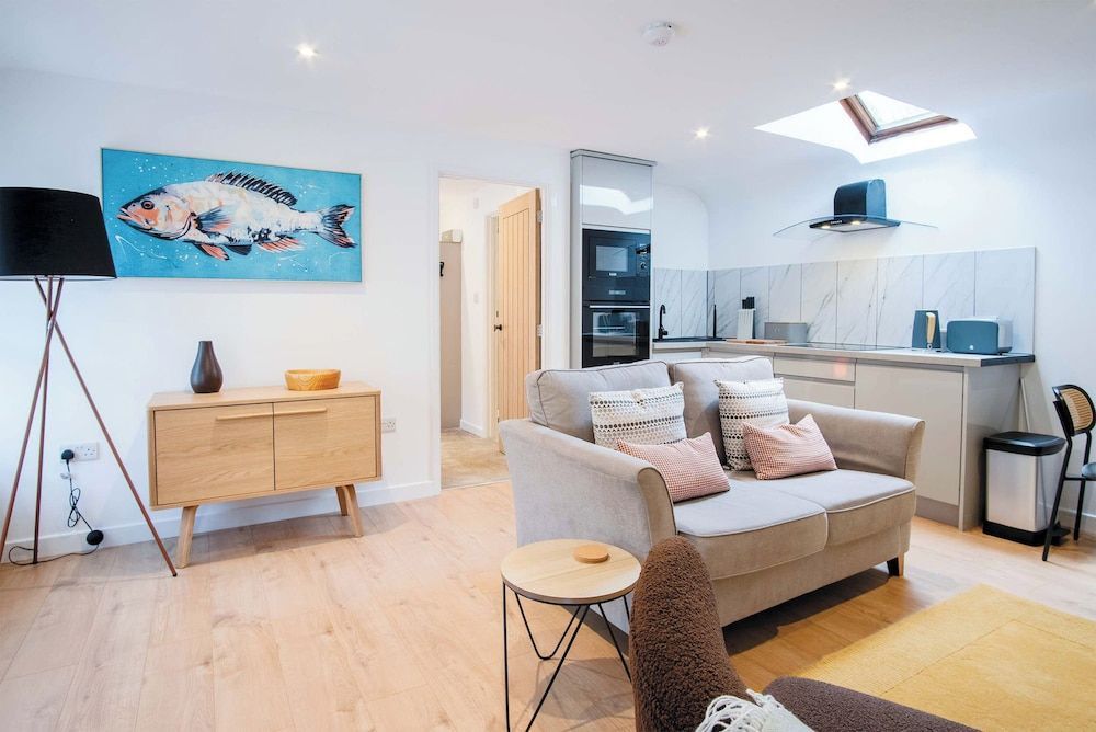 The Lobster Pot - 1 Bedroom Apartment - Tenby 1