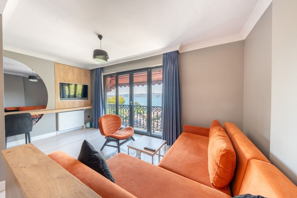 216 Bosphorus 1