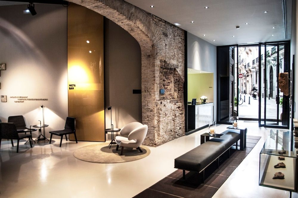 Caro Hotel 1