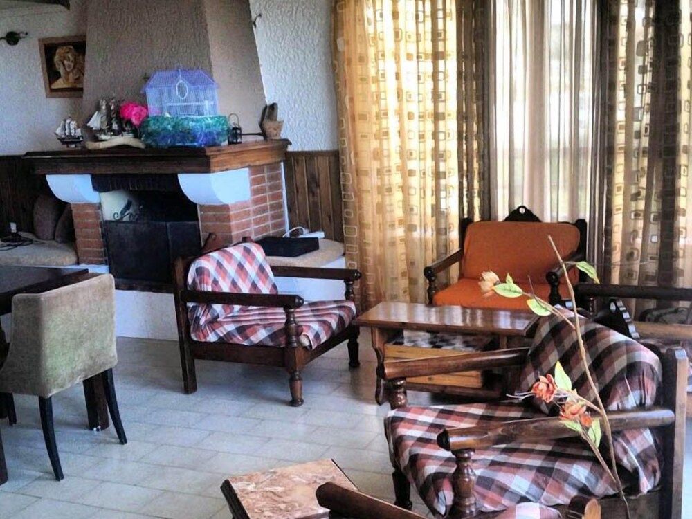 Thomas Hotel 2