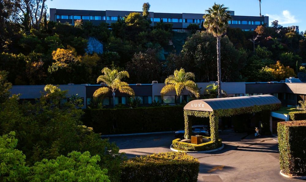 Luxe Sunset Boulevard Hotel 1