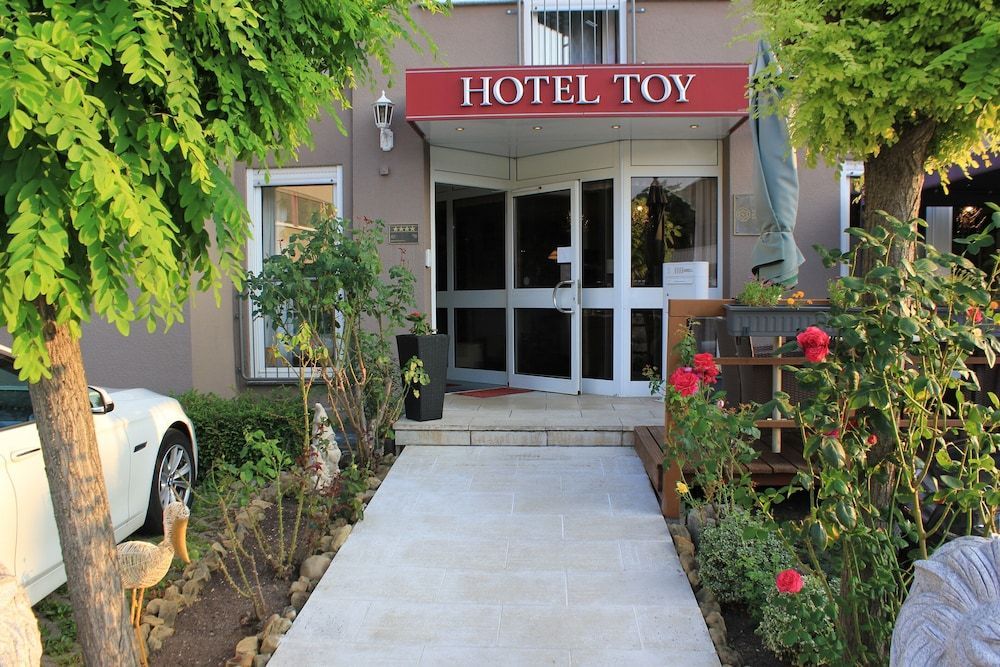Hotel Toy 1