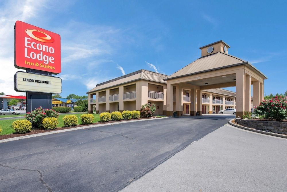 Econo Lodge Inn & Suites Knoxville East 1