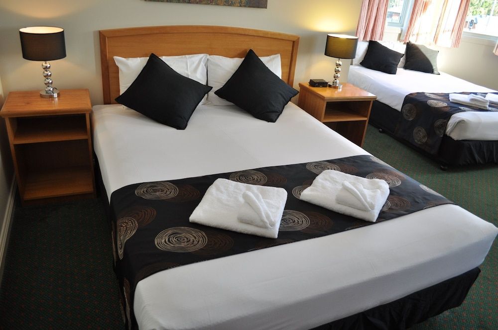 Meadowbrook Hotel Brisbane 1