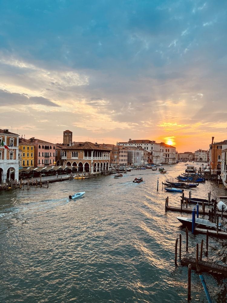 Locanda Leon Bianco on the Grand Canal 1