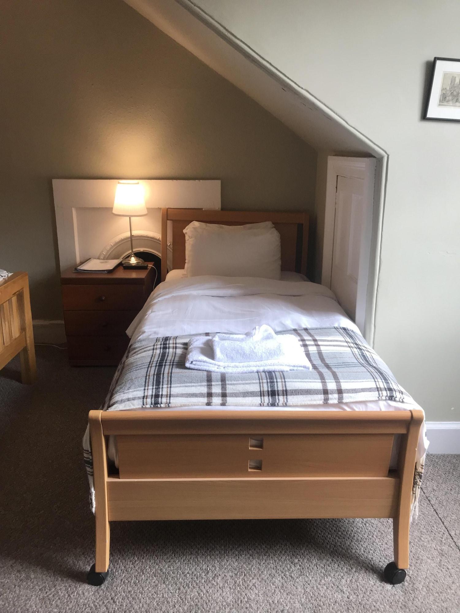 IVY- Braveheart Guest House 1