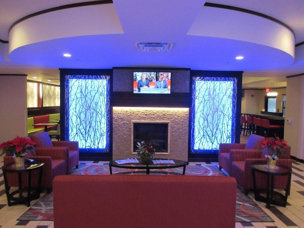 Holiday Inn Express & Suites BUTLER by IHG 2