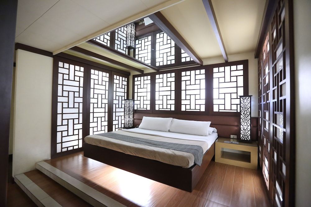 Victoria Court North Edsa 1