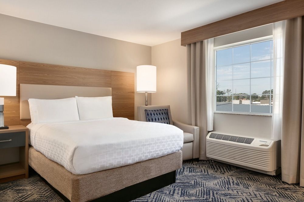 Candlewood Suites DEER PARK by IHG 2