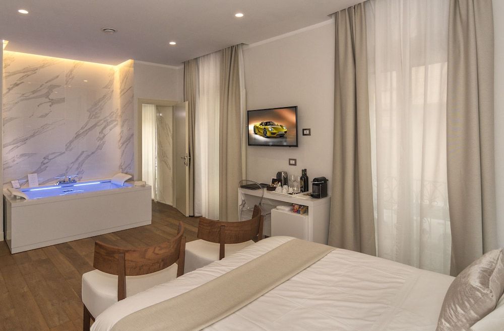Palazzo Cini Luxury Rooms in Pisa 1