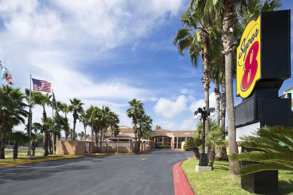 Super 8 by Wyndham South Padre Island 1