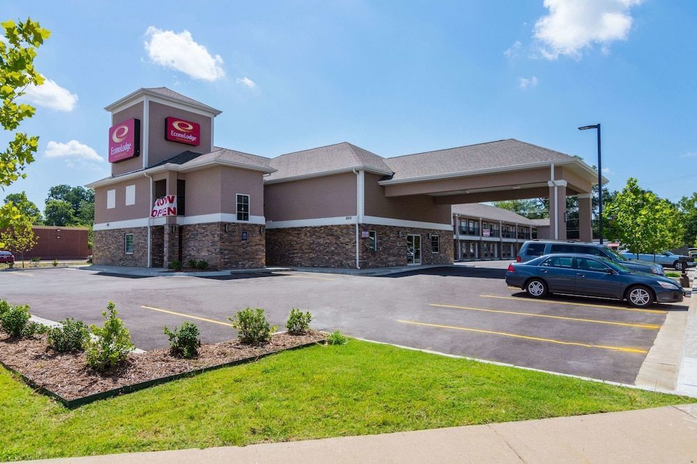 Econo Lodge Inn & Suites North Little Rock near Riverfront 1