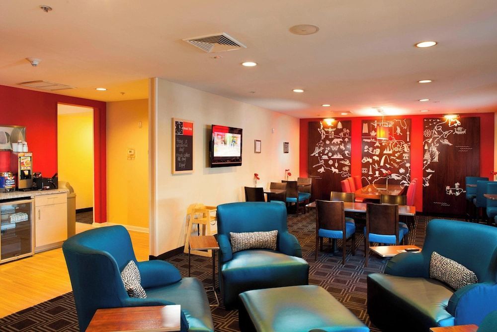 TownePlace Suites by Marriott Savannah Airport 2