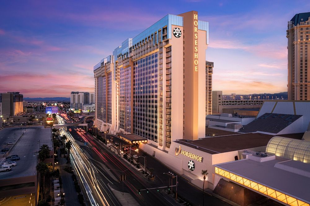 Horseshoe Las Vegas by Suiteness 1