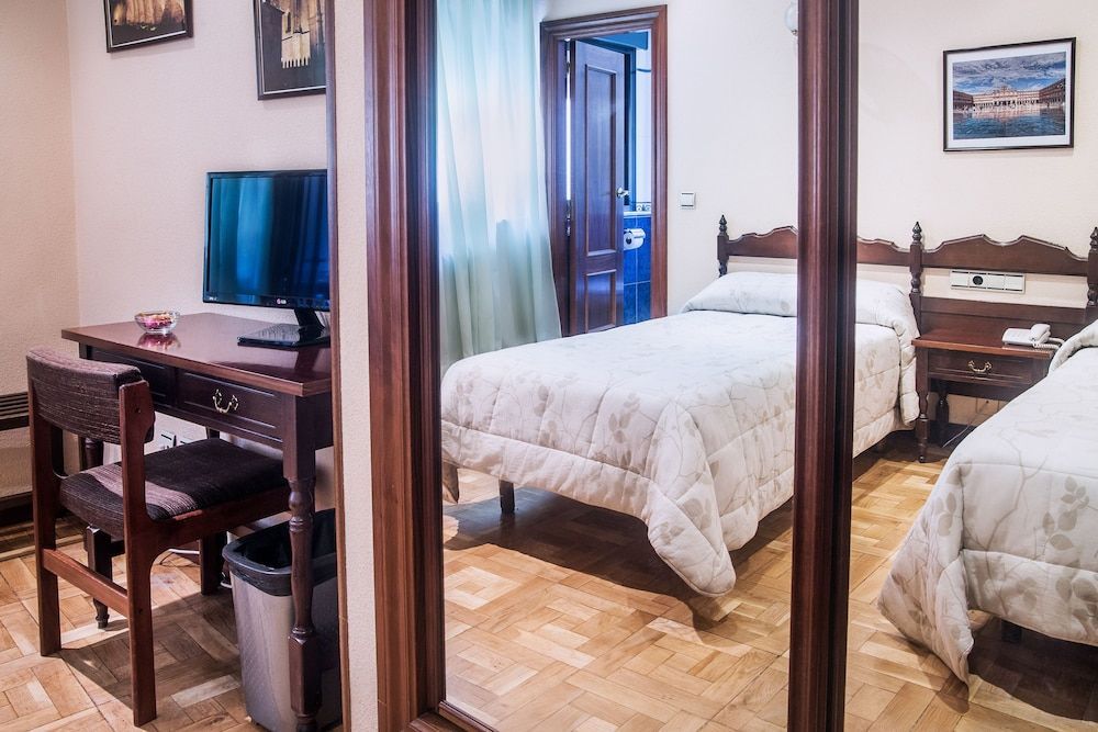 Hotel Castellano I 2