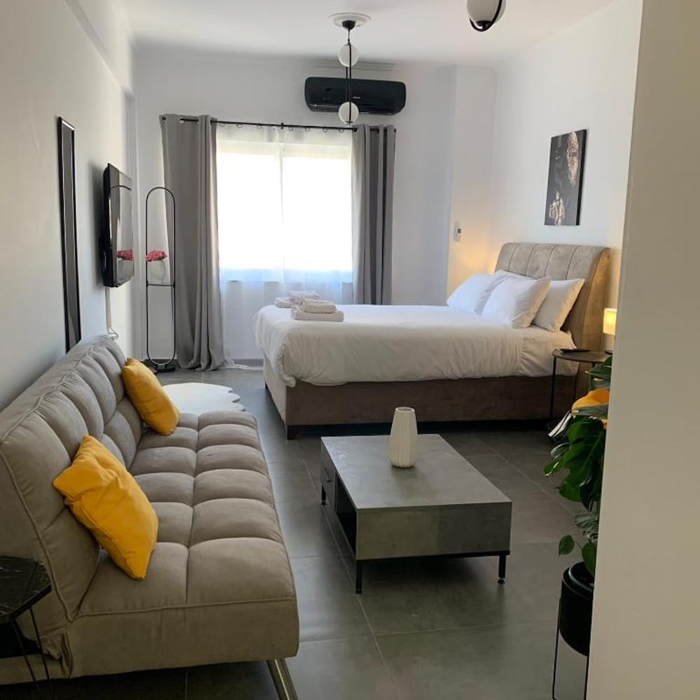 Urban Hermes Apartment 2