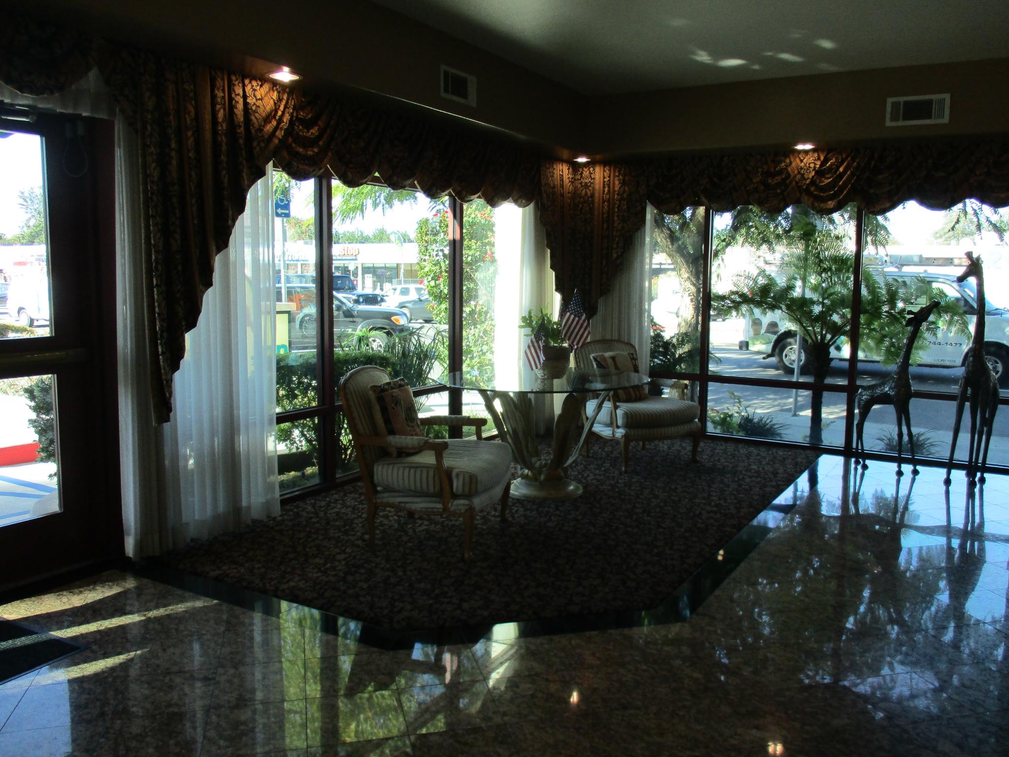 Tarzana Inn 1