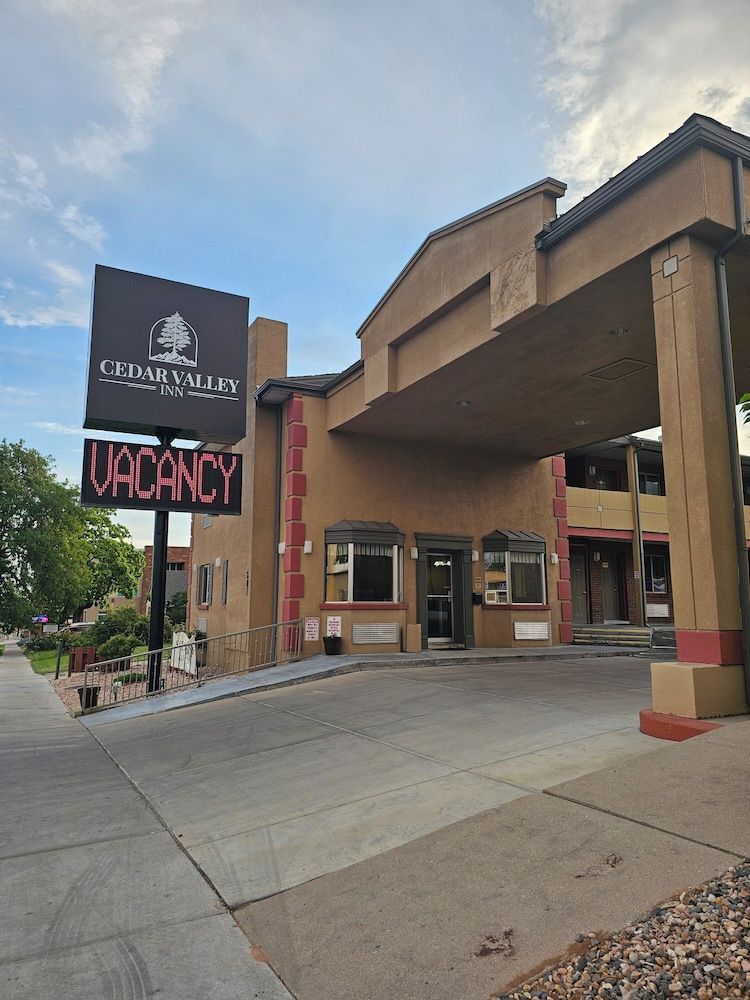 Cedar Valley Inn 1