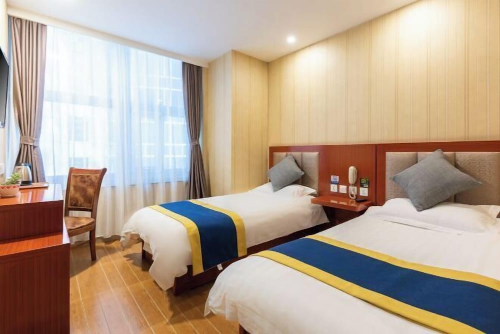 Oriental Hotel 1