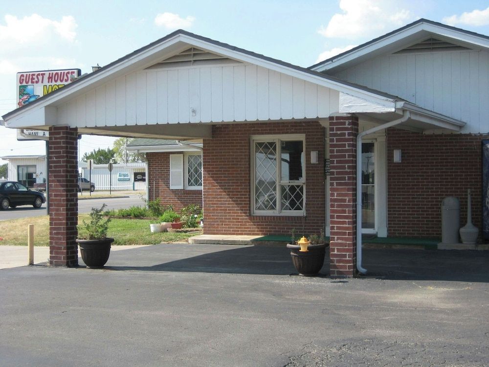 Guest House Motel Chanute 1