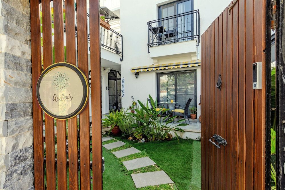 Arden's House 1