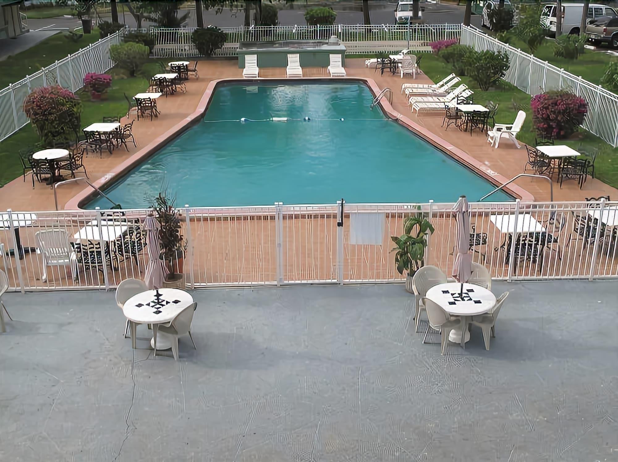 Boca Inn 2