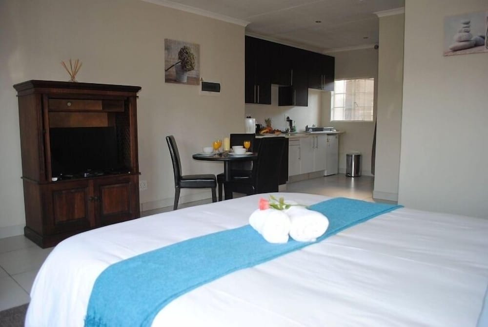 86 Edison Self Catering 2