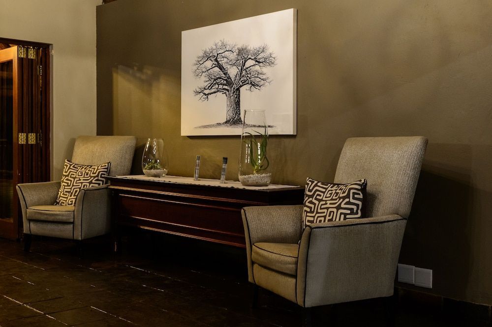 Mongena Private Game Lodge 2