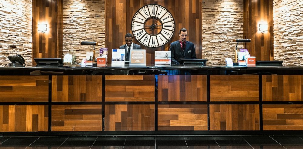 Crowne Plaza NEWARK AIRPORT by IHG 2