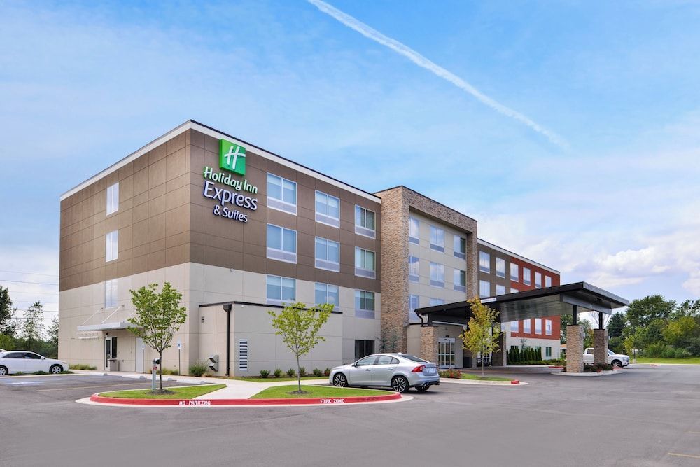 Holiday Inn Express & Suites SILOAM SPRINGS by IHG 1