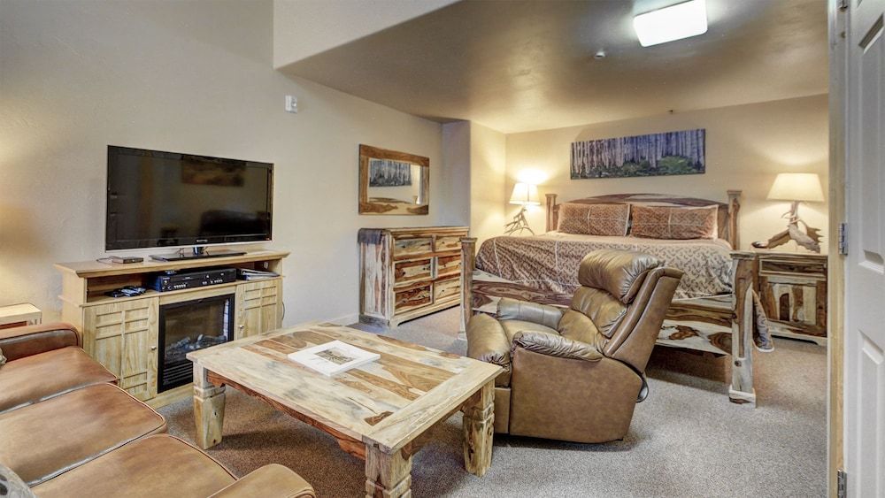Eagle Fire Lodge & Cabins 2
