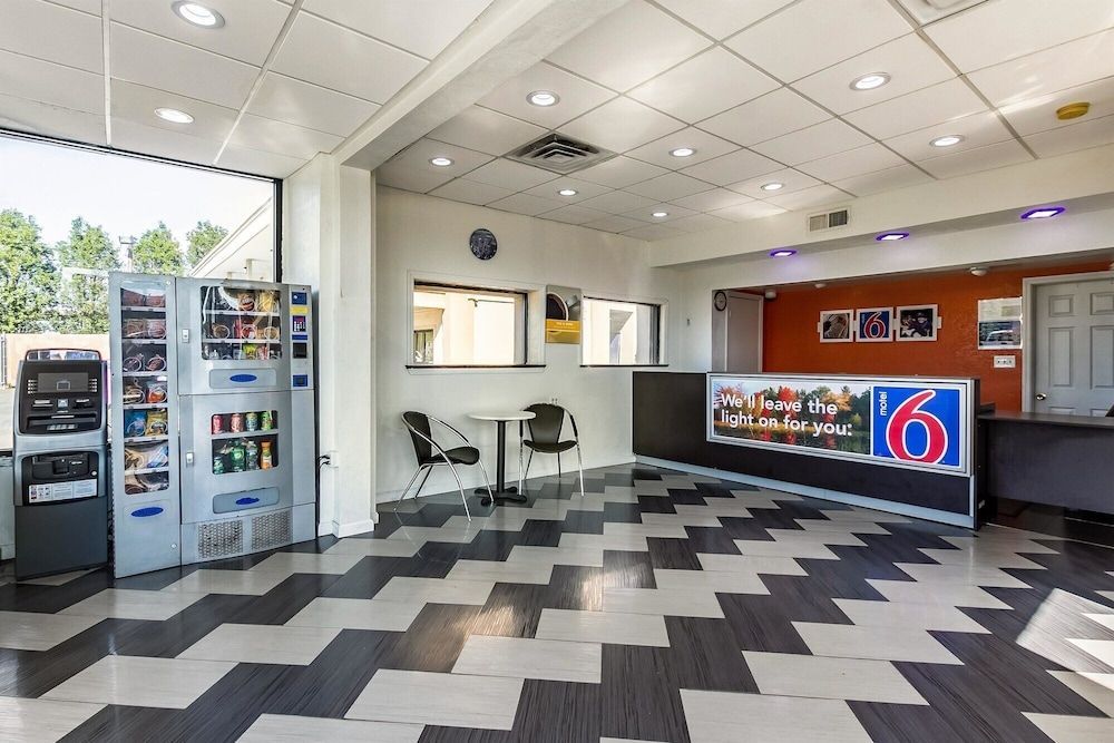 Motel 6 Elizabeth, NJ - Newark Liberty Intl Airport 2