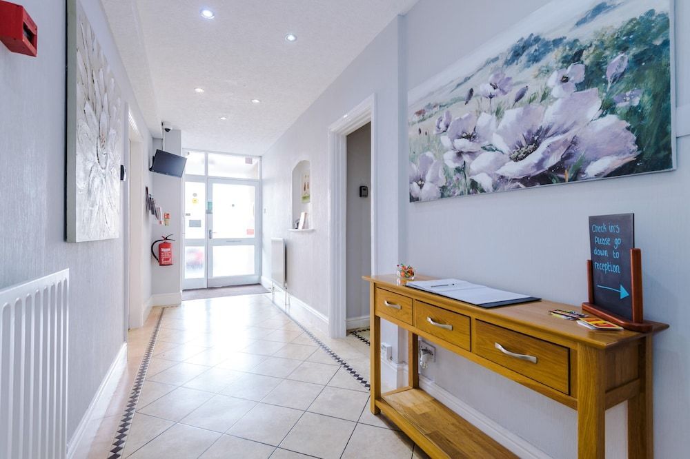 Holcombe Guest House 2