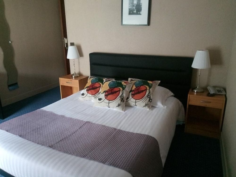 L'Hostellerie De La Rivière 1