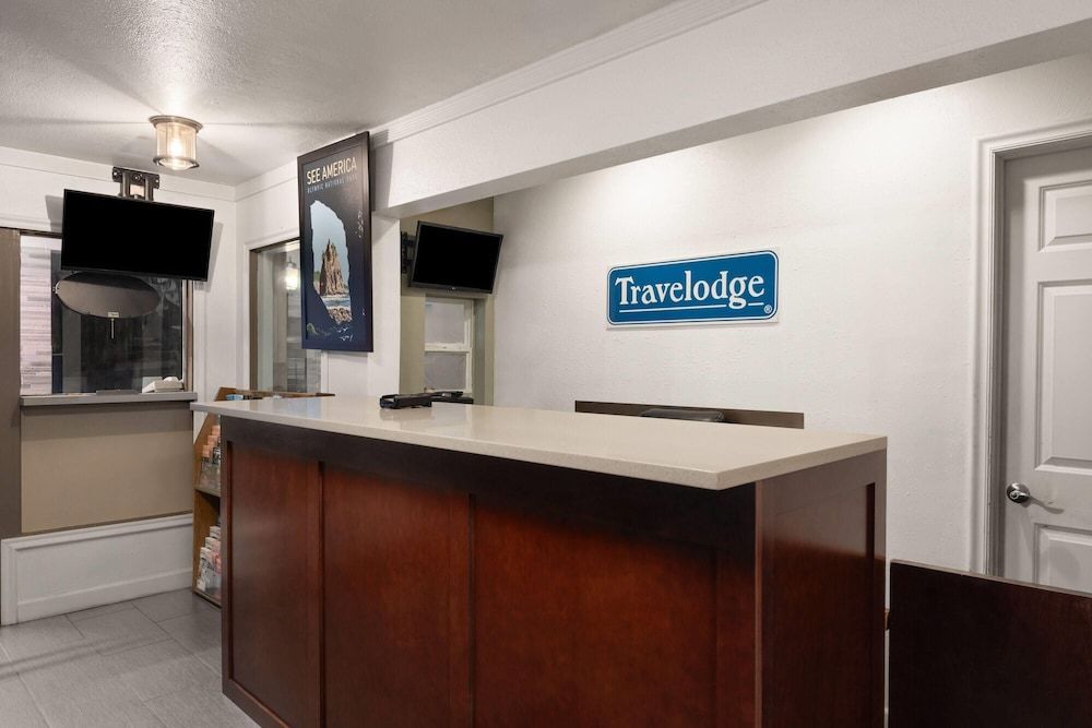 Travelodge by Wyndham Everett City Center 2