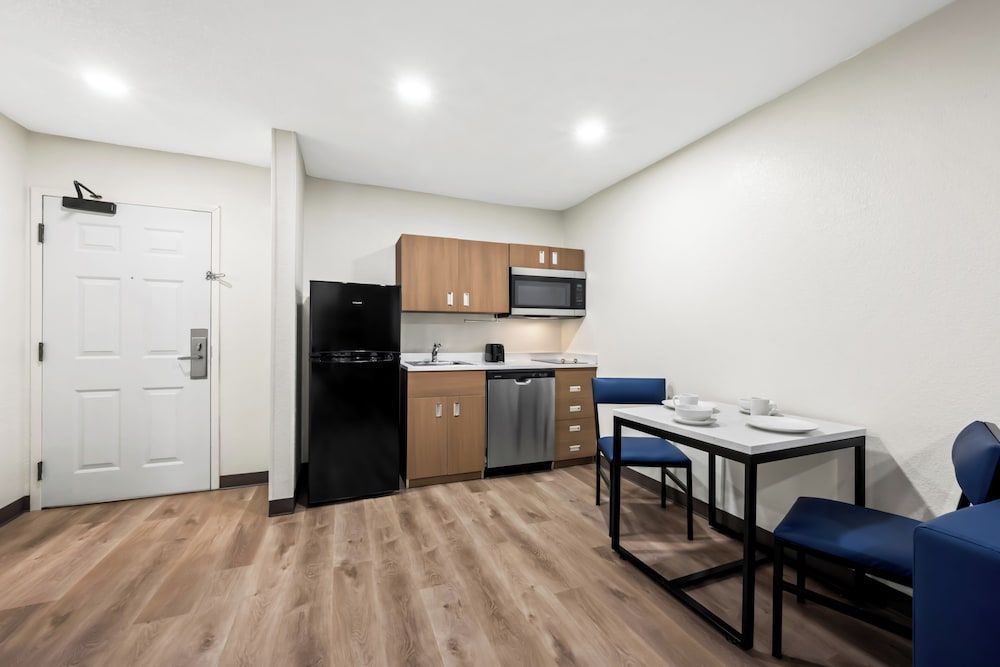 MainStay Suites Raleigh North 1