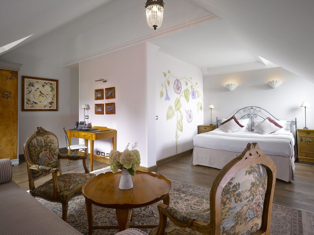 Chateau Mcely 2