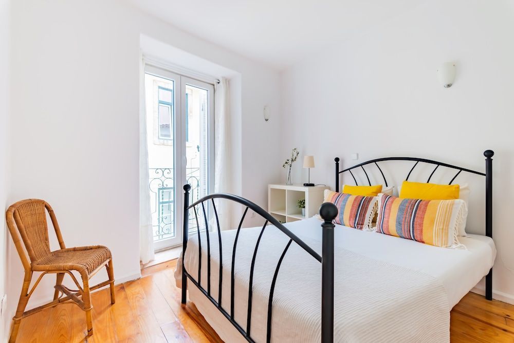 2BR at Chiado Historical Heart of Lisbon 1
