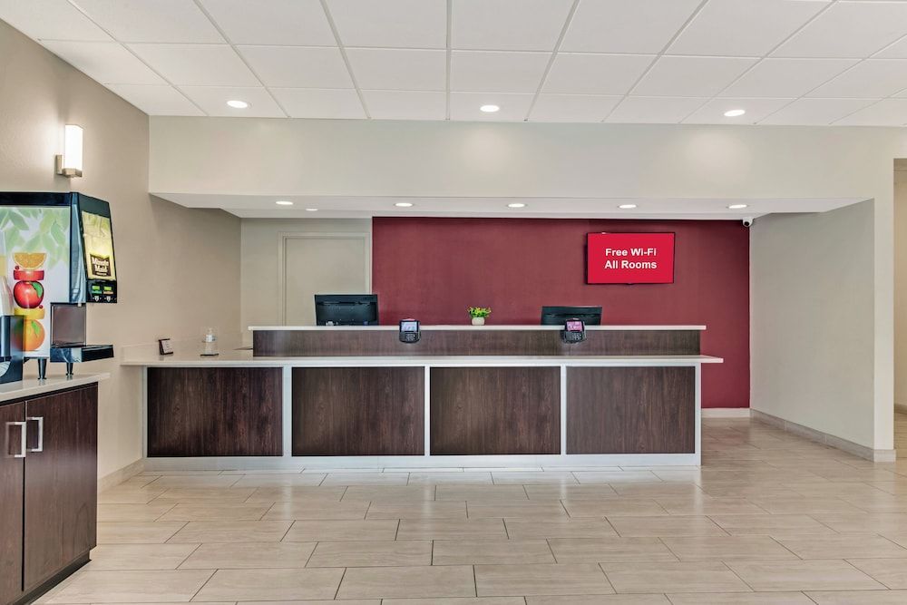 Red Roof Inn & Suites Wilkesboro 2